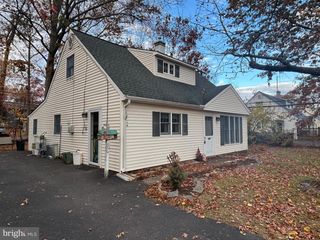 606 FAIRHILL RD, Morrisville, PA 19067