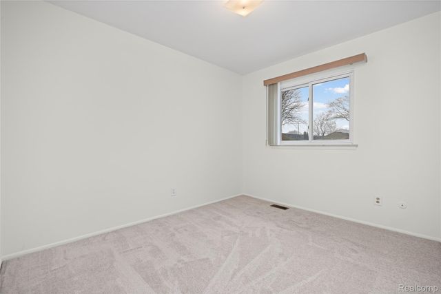 24149 Harvard Shore Drive, St. Clair Shores, MI 48082