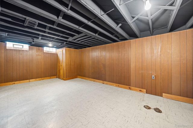 24149 Harvard Shore Drive, St. Clair Shores, MI 48082