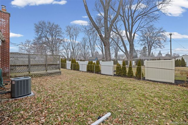 24149 Harvard Shore Drive, St. Clair Shores, MI 48082