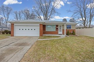 24149 Harvard Shore Drive, St. Clair Shores, MI 48082