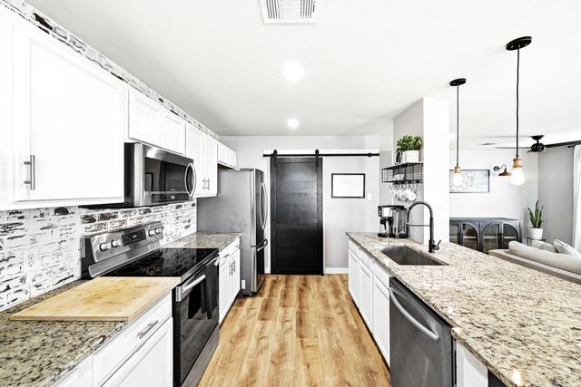 105 Lidell ST, Hutto, TX 78634