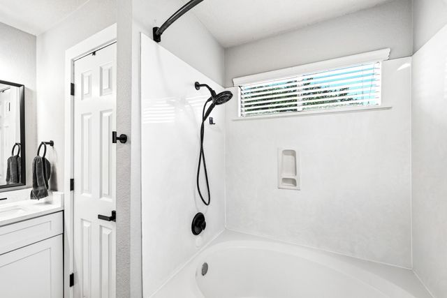 105 Lidell ST, Hutto, TX 78634