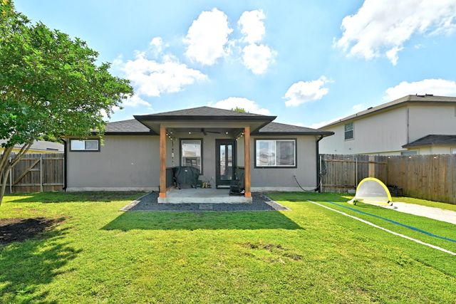 105 Lidell ST, Hutto, TX 78634