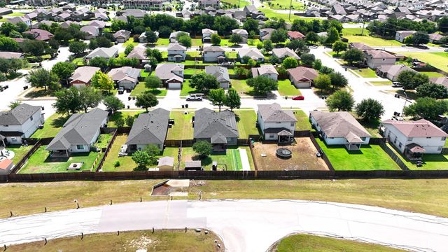 105 Lidell ST, Hutto, TX 78634