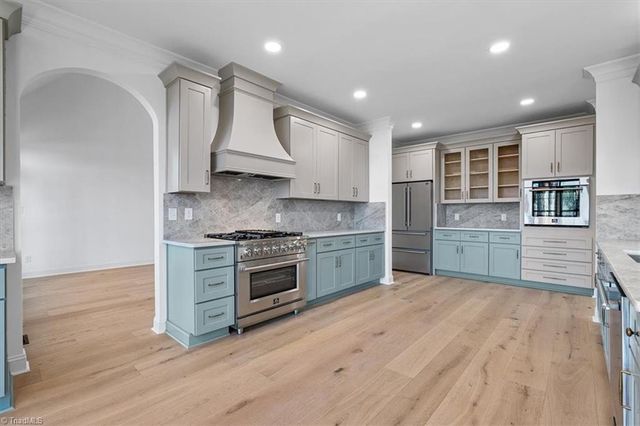 320 Lake Point Lane, Belews Creek, NC 27009