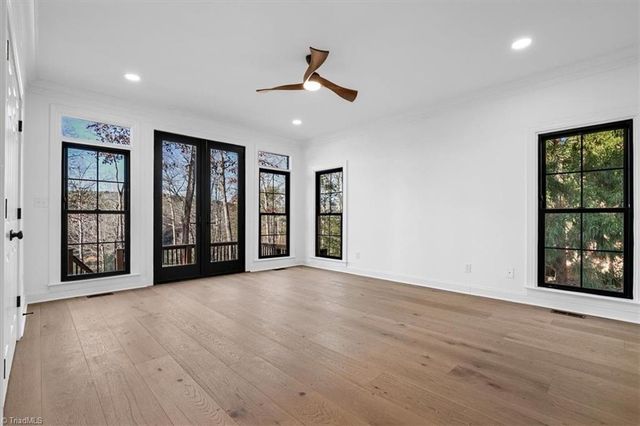 320 Lake Point Lane, Belews Creek, NC 27009