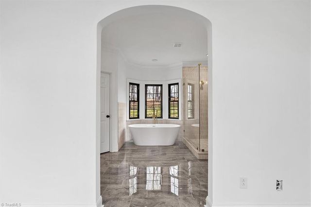 320 Lake Point Lane, Belews Creek, NC 27009