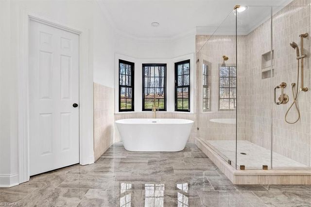 320 Lake Point Lane, Belews Creek, NC 27009