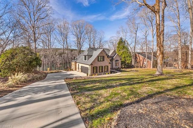320 Lake Point Lane, Belews Creek, NC 27009
