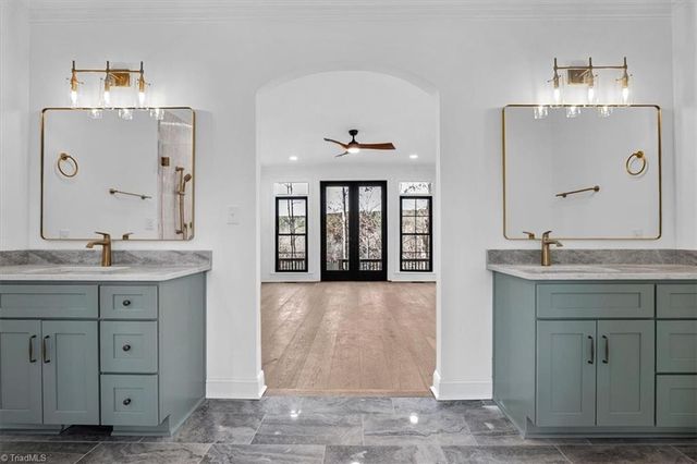 320 Lake Point Lane, Belews Creek, NC 27009