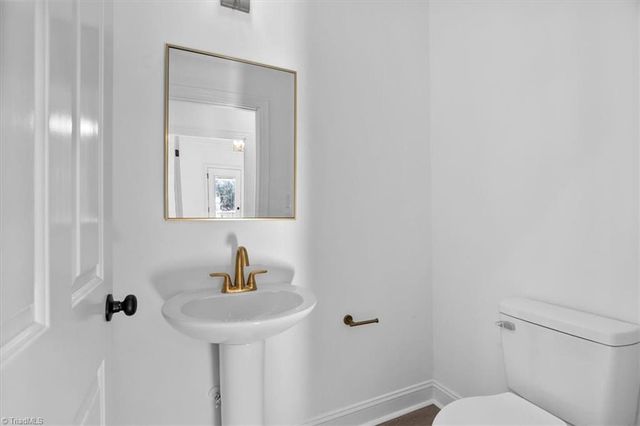 320 Lake Point Lane, Belews Creek, NC 27009