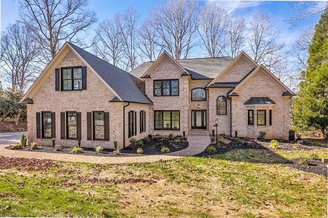 320 Lake Point Lane, Belews Creek, NC 27009