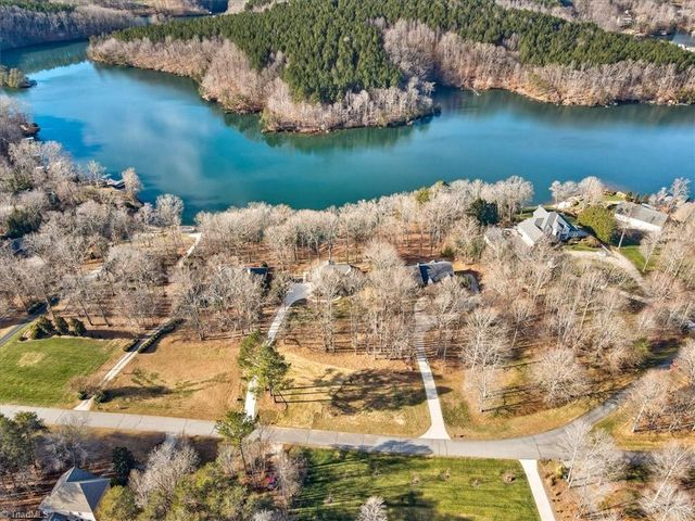 320 Lake Point Lane, Belews Creek, NC 27009