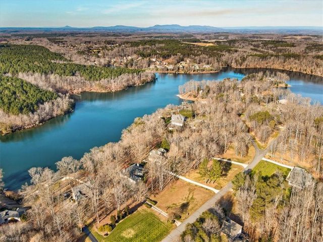 320 Lake Point Lane, Belews Creek, NC 27009
