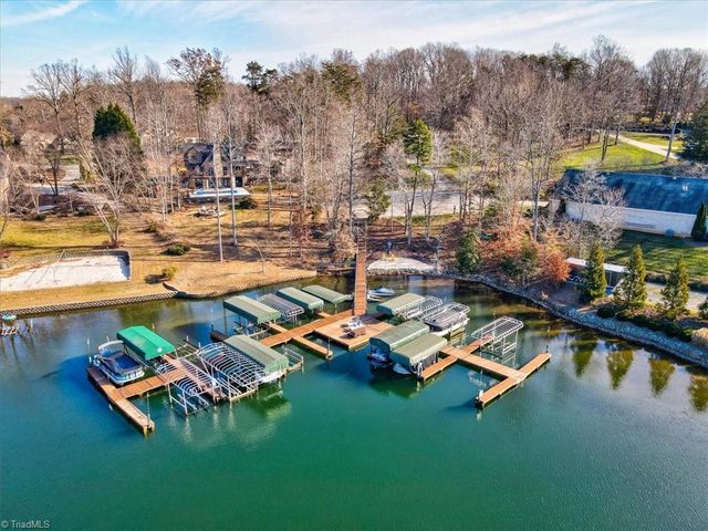 320 Lake Point Lane, Belews Creek, NC 27009