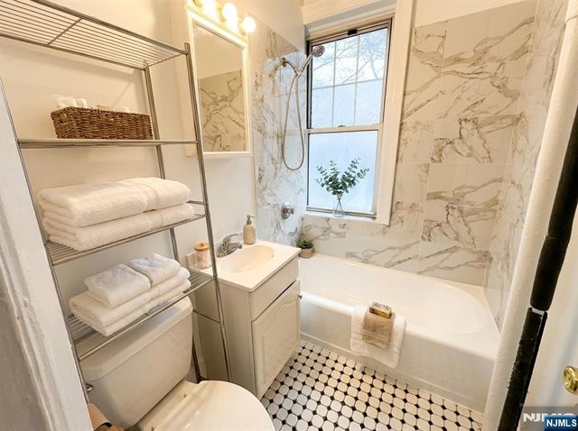 311 79th Street 9, North Bergen, NJ 07047