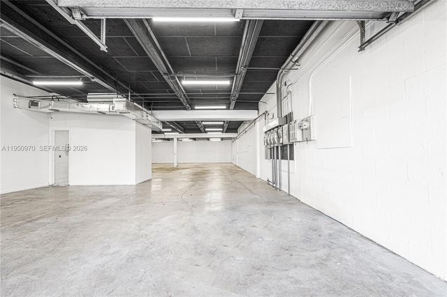 1822 NW 22nd St, Miami, FL 33142