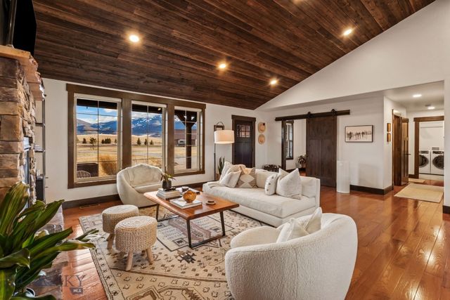 27 Obsidian Lane, Livingston, MT 59047