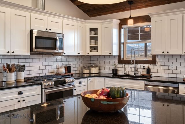 27 Obsidian Lane, Livingston, MT 59047