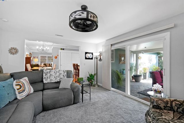 2472 Bradford Ave, Hayward, CA 94545