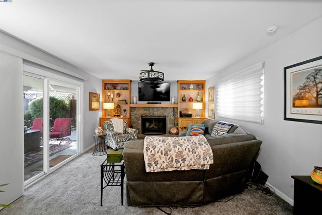 2472 Bradford Ave, Hayward, CA 94545