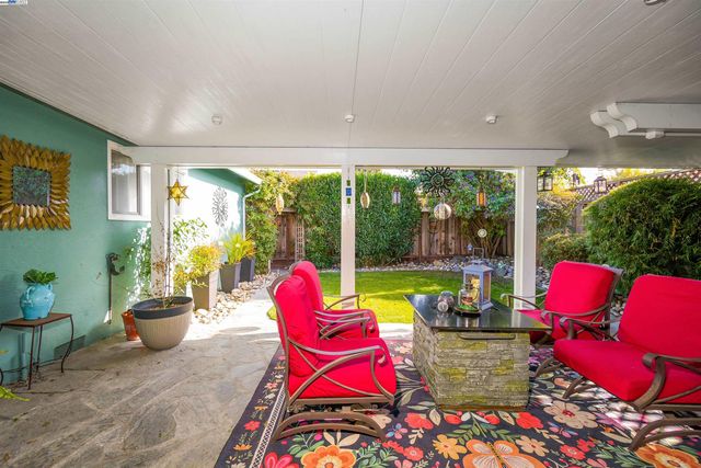 2472 Bradford Ave, Hayward, CA 94545