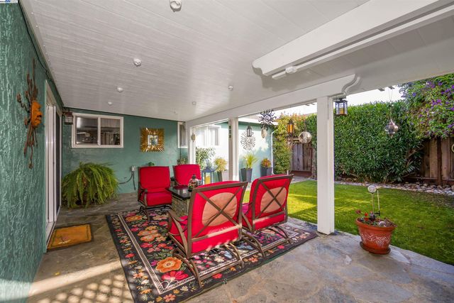 2472 Bradford Ave, Hayward, CA 94545