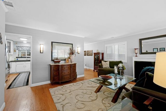 2472 Bradford Ave, Hayward, CA 94545