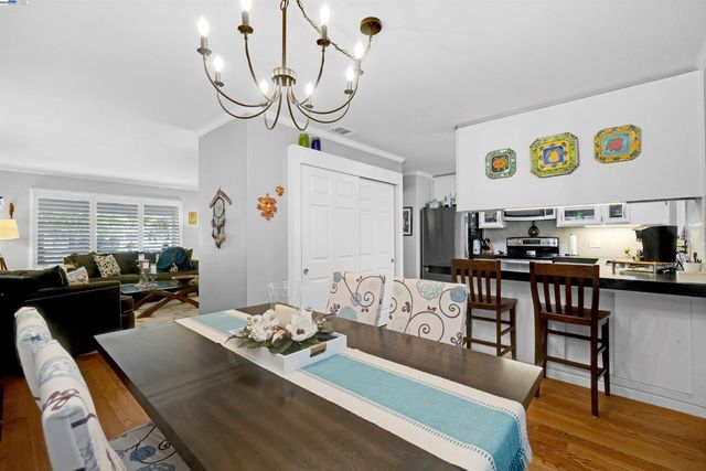 2472 Bradford Ave, Hayward, CA 94545