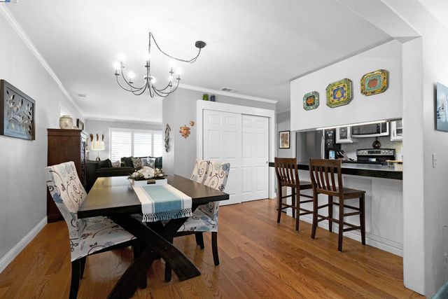 2472 Bradford Ave, Hayward, CA 94545