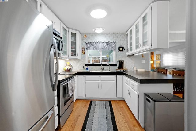 2472 Bradford Ave, Hayward, CA 94545