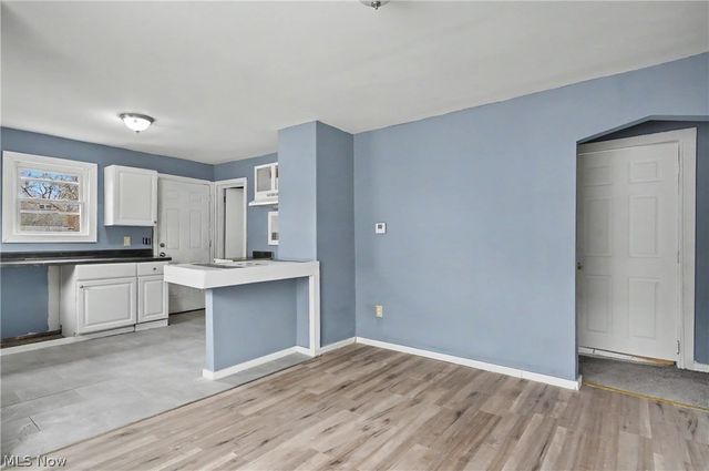 872 Cole Avenue, Akron, OH 44306