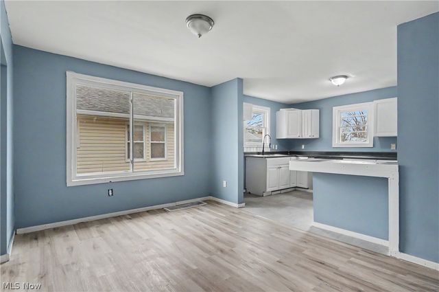 872 Cole Avenue, Akron, OH 44306