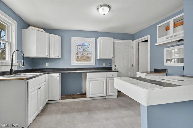 872 Cole Avenue, Akron, OH 44306