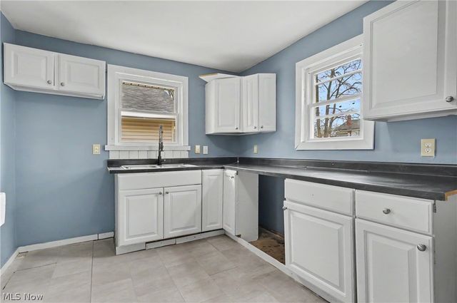 872 Cole Avenue, Akron, OH 44306