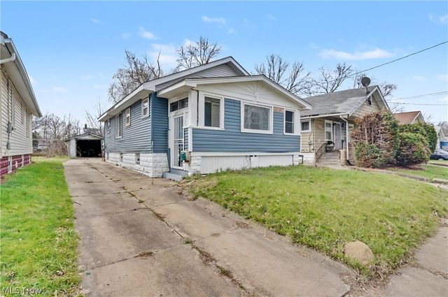 872 Cole Avenue, Akron, OH 44306