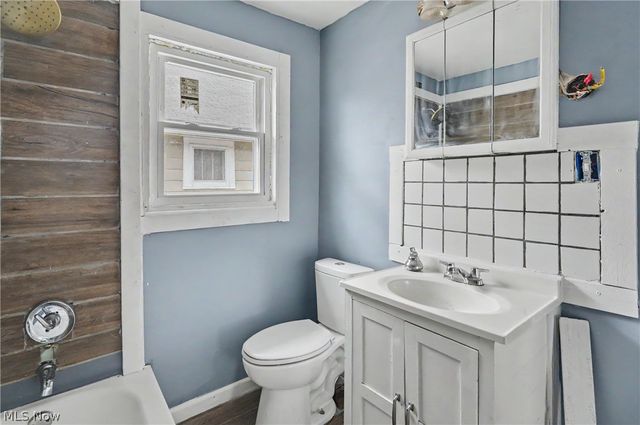 872 Cole Avenue, Akron, OH 44306