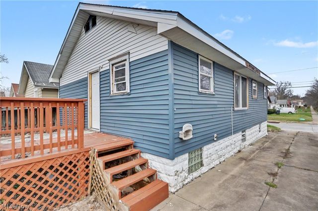 872 Cole Avenue, Akron, OH 44306