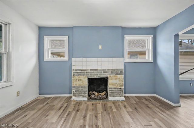 872 Cole Avenue, Akron, OH 44306