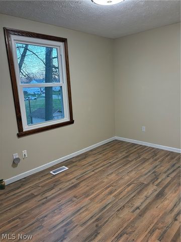 5133 Winslow Drive, Mineral Ridge, OH 44440