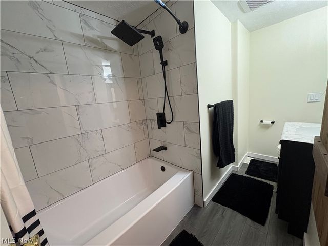 5133 Winslow Drive, Mineral Ridge, OH 44440