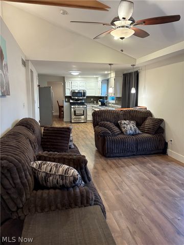 5133 Winslow Drive, Mineral Ridge, OH 44440