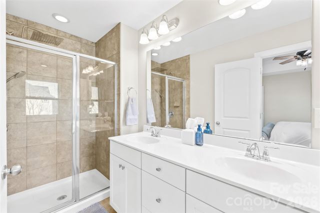 5609 Stonewells Drive 94, Charlotte, NC 28278