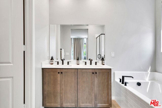 515 Daniel Freeman Circle, Inglewood, CA 90301