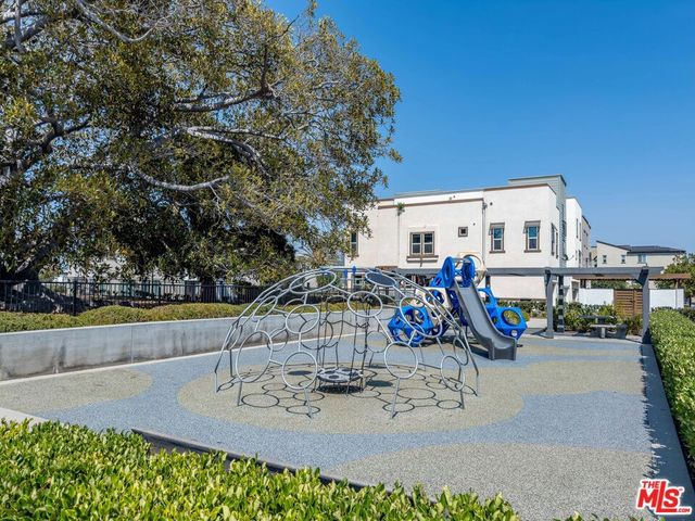 515 Daniel Freeman Circle, Inglewood, CA 90301