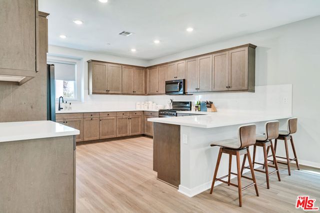 515 Daniel Freeman Circle, Inglewood, CA 90301