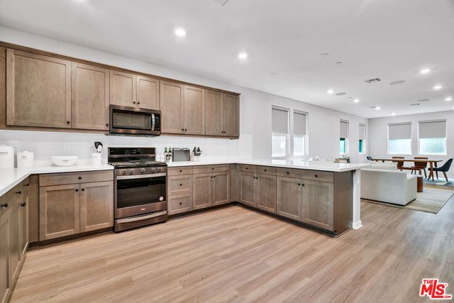 515 Daniel Freeman Circle, Inglewood, CA 90301