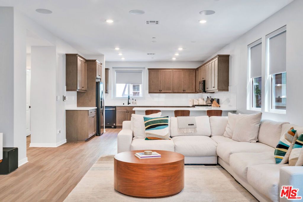 515 Daniel Freeman Circle, Inglewood, CA 90301