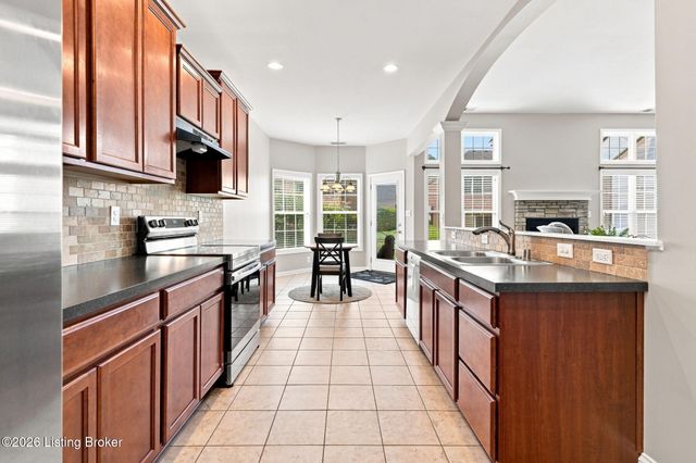 17409 Westbury Dr, Louisville, KY 40245